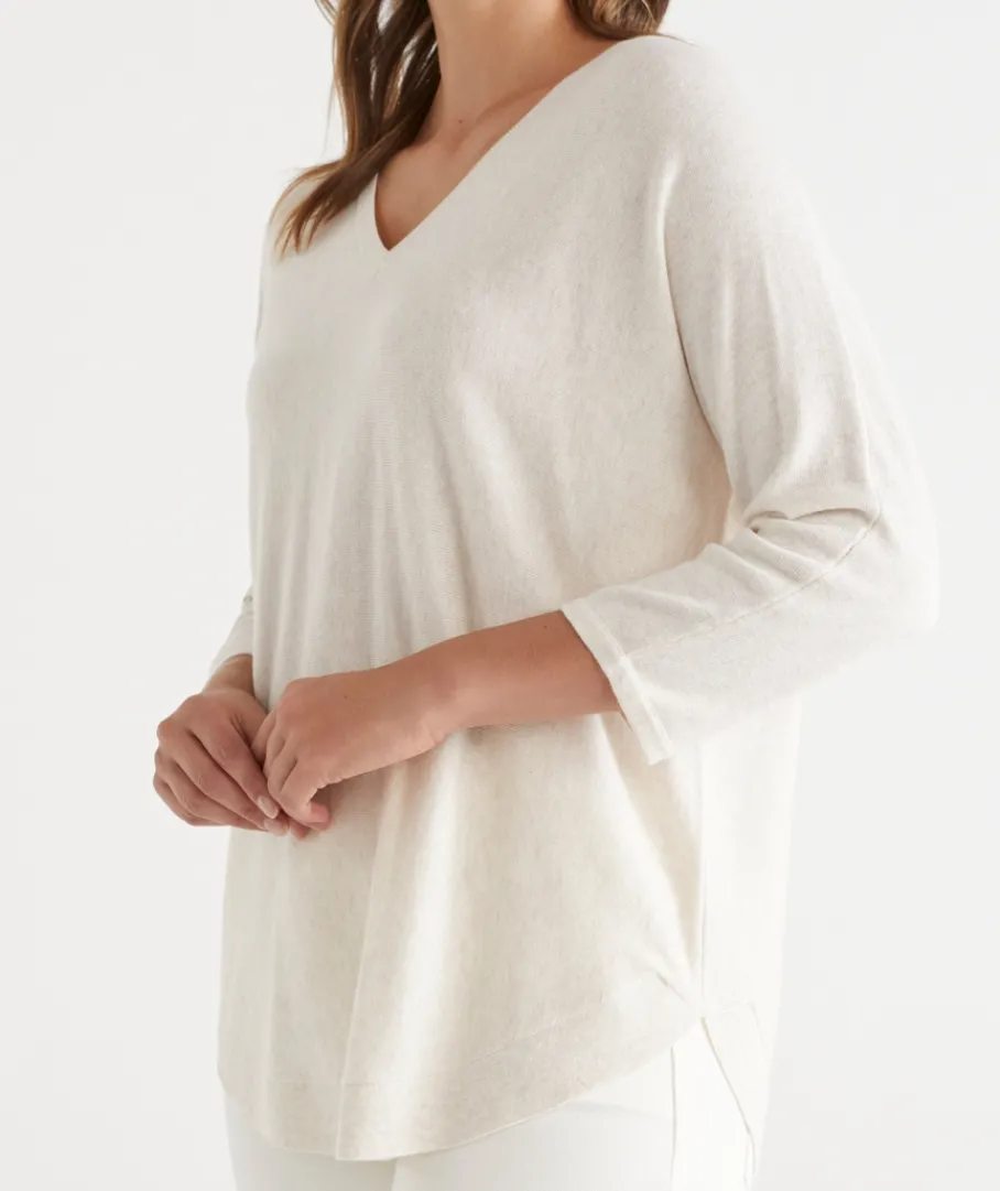Sussan Knitwear|Tops>Curved Hem V Neck Jumper