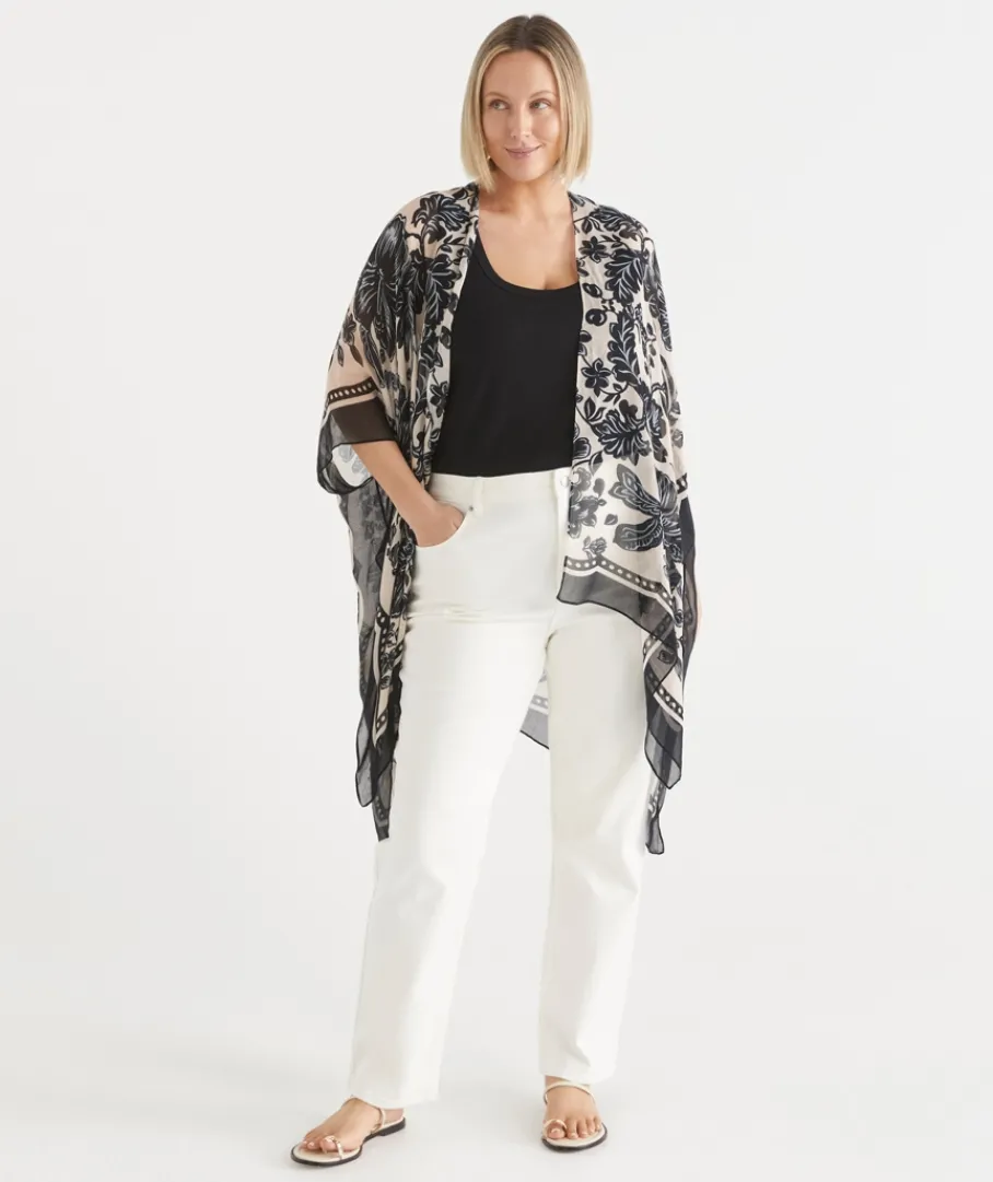 Sussan Wraps & Ponchos>Noir Bloom Serape