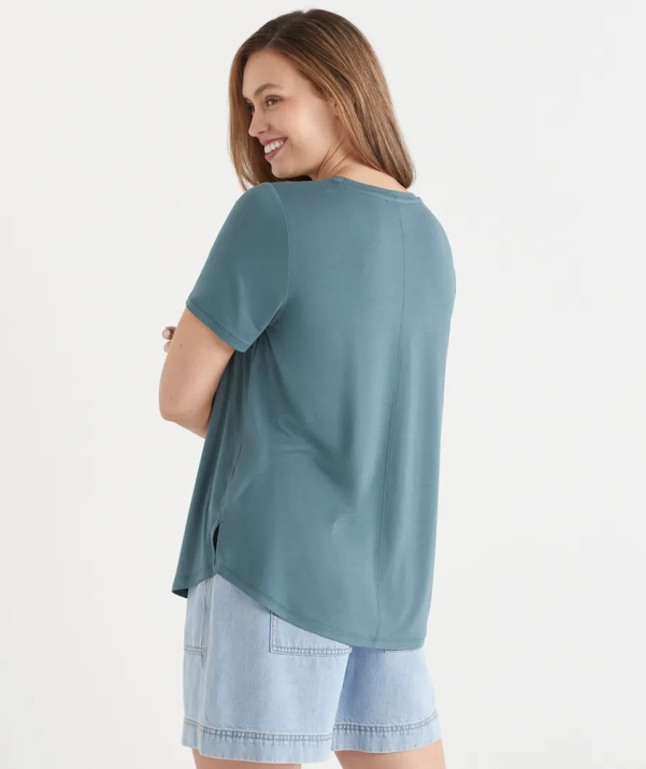 Sussan Tops|T-Shirts>Seam Detail Curve Hem Tee